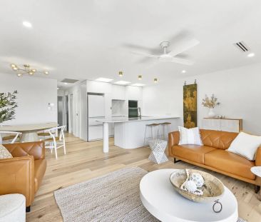 Modern Luxe Top Floor Apartment with Ocean Views - Photo 1