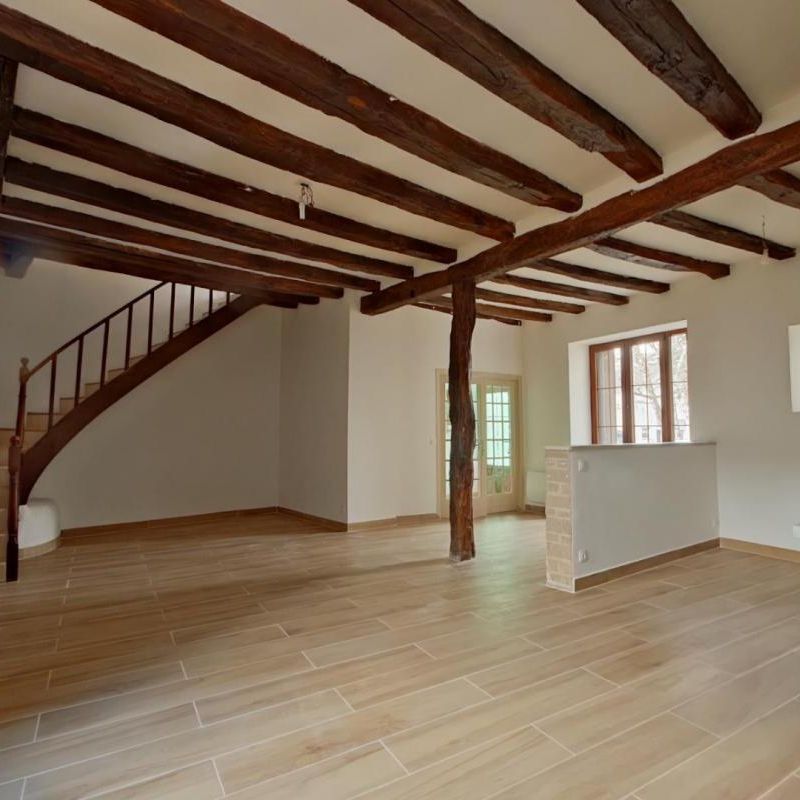 Location Appartement 4 pièces 104m² MONTS SUR GUESNES 86420 - Photo 1