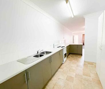 2/21 Jannila Avenue, Cranbrook - Photo 3