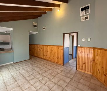 8 Frances Crescent, Cranbourne North VIC - Photo 1