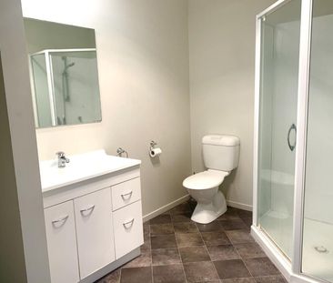 Minutes Walk to University - Photo 6