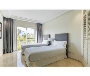 3 room luxury penthouse for rent in Marbella, Andalusia - Photo 3