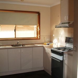 1A/152 Melrose Drive, Wodonga VIC 3690 - Apartment For Rent | Domain - Photo 2