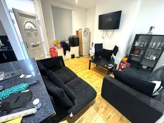 3 bedroom terraced house to rent - Photo 1