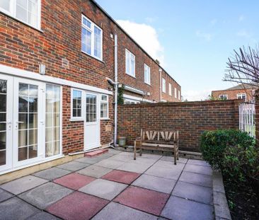 Castle Road, Weybridge, Surrey, KT13 - Photo 1