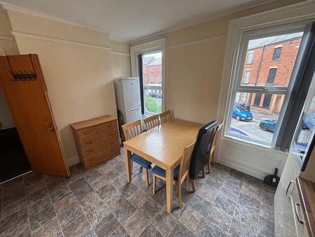 Great 6 Bedroom Apartment, 37 Cromwell Road, Botanic, Belfast, BT7 1JX - Photo 5