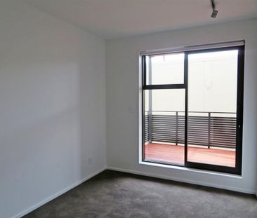 THE FIREMAN'S APARTMENTS - PETONE - Photo 3