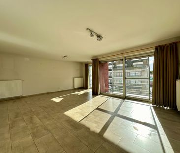 Appartement op centrale ligging te Sint-Andries - Photo 1