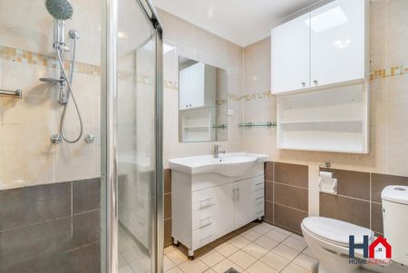 Beautiful 4 Bedroom Family Home in Prime Miller Location - Photo 2