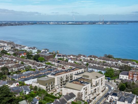 One Bedrooms @ Rockpoint, Newtown Avenue, Blackrock, County Dublin. - Photo 1