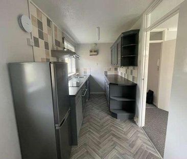 Cliffe Gardens, Shipley, BD18 - Photo 2