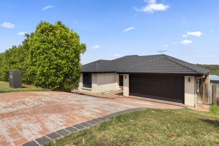 Large Family Home - Photo 2