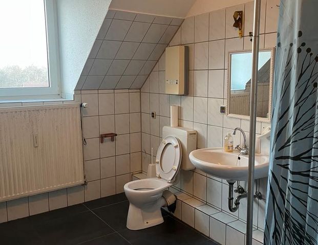 Sofort Bezugsfrei! Charmante 2,5-Zimmer DG-Wohnung in Top-Lage - Foto 1
