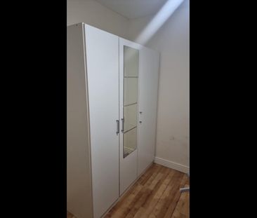 Room in a Shared House, Fanshawe Avenue, IG11 - Photo 2