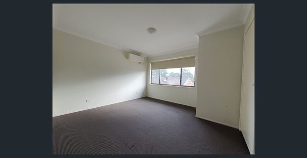 Two Bedroom Townhouse With Air Conditioning - Photo 1