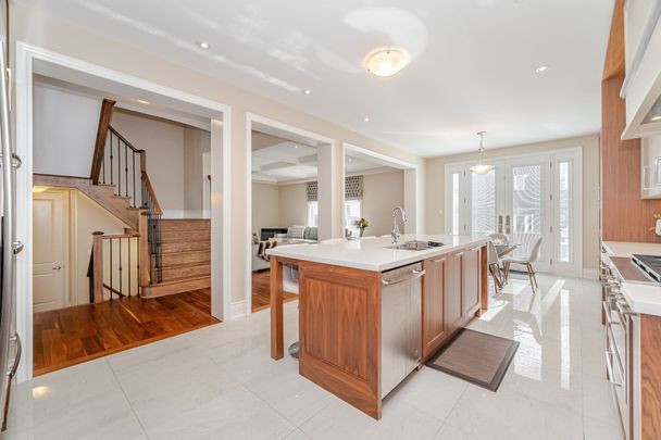 For Lease - 2118 Vineland Crescent, Oakville, Ontario - Photo 1