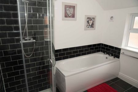 5 bed Semi-Detached House for Rent - Photo 2