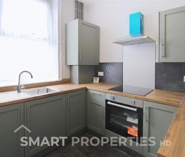 2 bedroom end of terrace house to rent - Photo 3