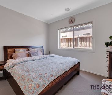 Perfect Family Home with Multiple Living Areas & Modern Comforts - Photo 5