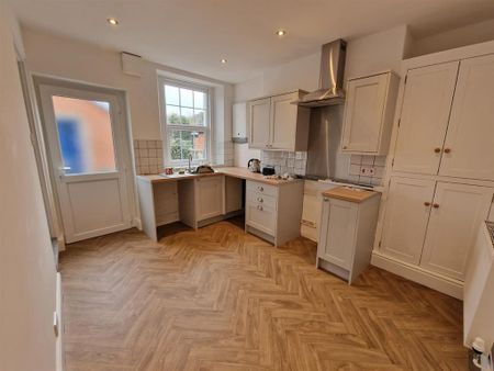 2 bedroom terraced house to rent - Photo 4