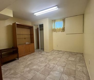 For Lease - 7276 Dellaport Drive, Mississauga, Ontario - Photo 2