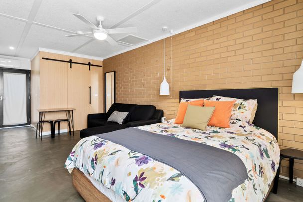 FULLY FURNISHED RENOVATED DELIGHTS! - Photo 1