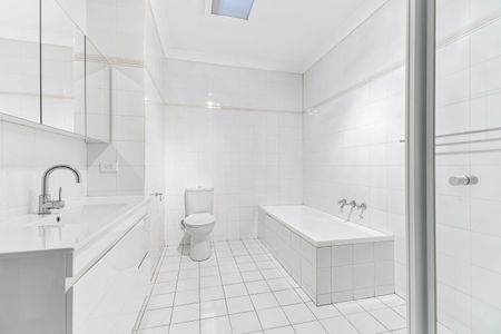 11 Council Street, Bondi Junction NSW 2022 - Townhouse For Rent | Domain - Photo 5