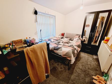 4 Bed Student Accommodation - Photo 4