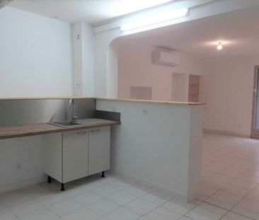 RODILHAN - A L'EST DE NIMES, MAISON DE VILLAGE RÉNOVÉE T3 79M2 SUR ... - Photo 2