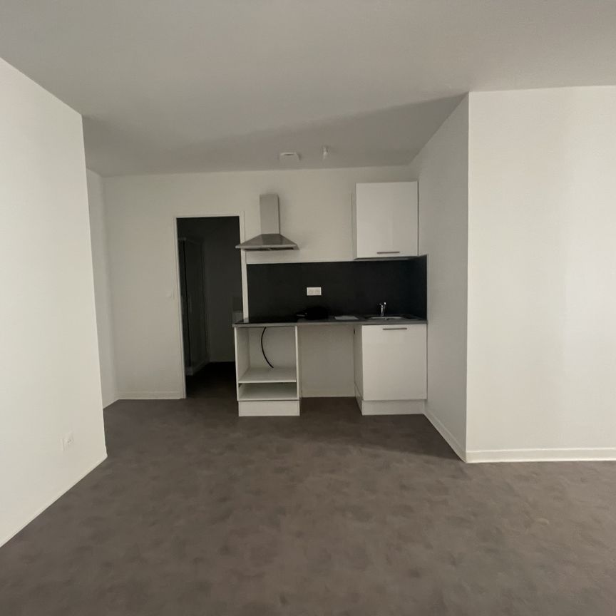Location Appartement 2 pièces 40m² NARBONNE 11100 - Photo 1