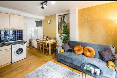 1 bedroom in a house share to rent - Photo 5