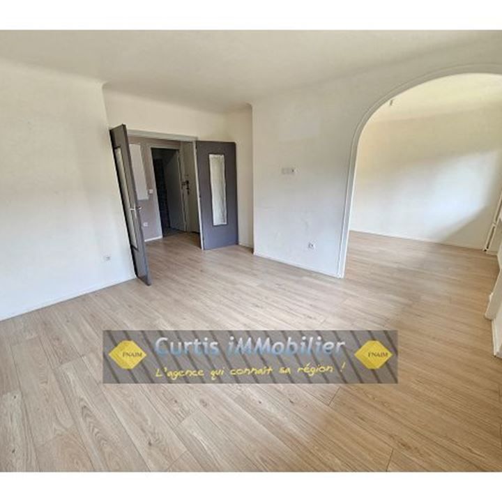Location Appartement 3 pièces 67m² FRAISSES 42490 - Photo 1