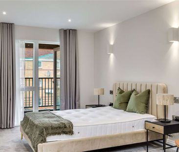 Fantastic 2 bedroom, duplex garden apartment in small new build dev... - Photo 2