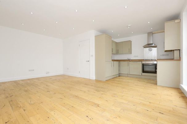 1 bedroom semi-detached house to rent - Photo 1
