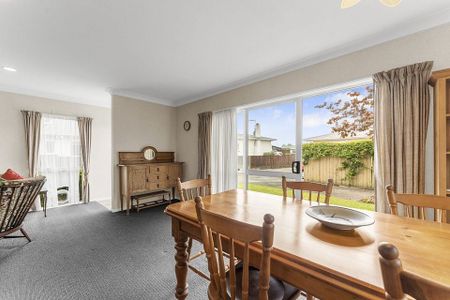 Charming 3BR Greerton Retreat! - Photo 4