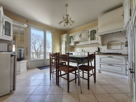 Location Maison 7 pièces 166m² DONGES 44480 - Photo 5