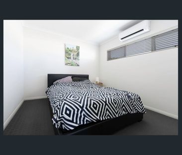 Location, style and security this apartment has it all! - Photo 3