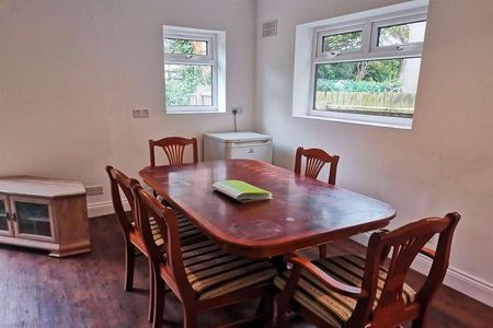 Bedroom Detached House In Winton, BH9 - Photo 2
