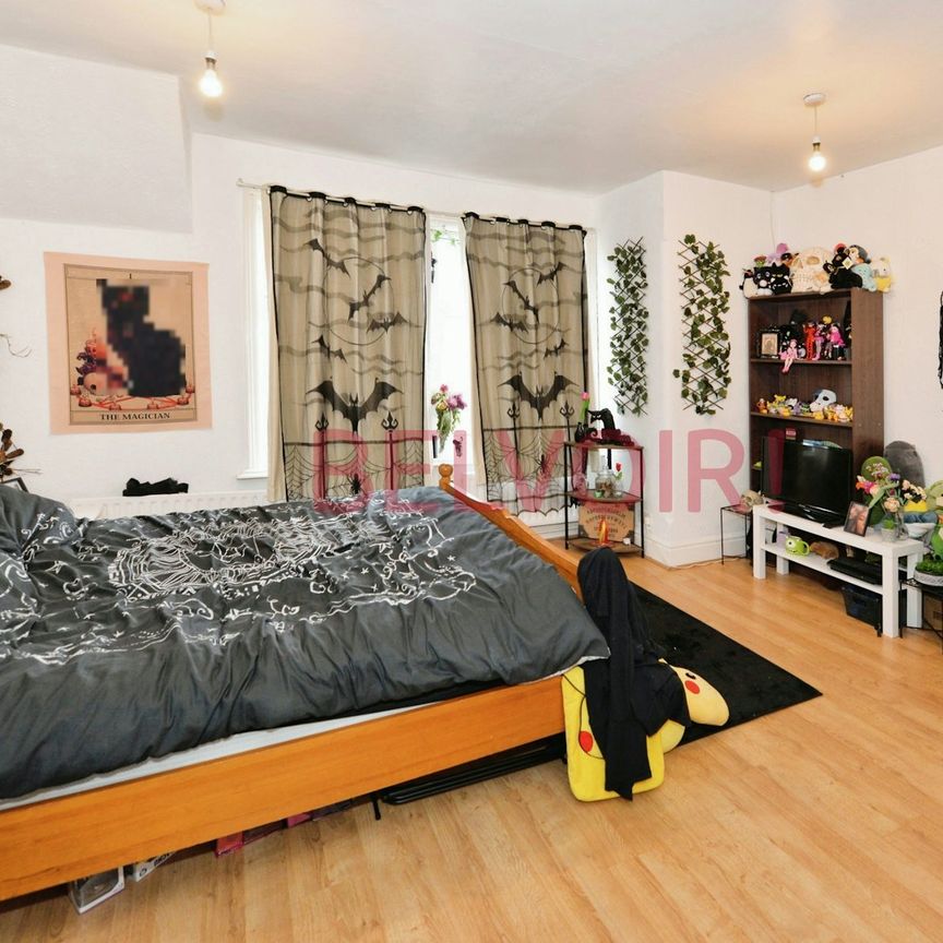 Semi-detached house to rent on - Photo 1