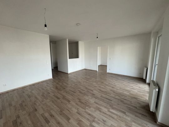 Geräumige 2-Zimmer Genossenschaftswohnung mit großzügiger Freifläche! - unbefristeter Mietvertrag - Photo 1