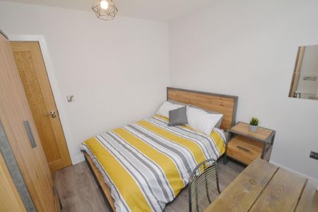5 bedroom terraced house to rent - Photo 4
