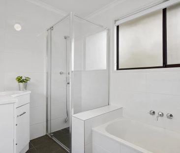 Perfect family Home! - Photo 2