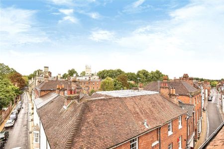 A two bedroom home with one of the most exceptional terraces in Winchester. - Photo 2