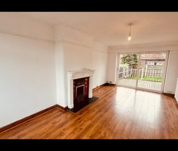 3 Bed Semi-Detached House, East Lancashire Road, M27 - Photo 4