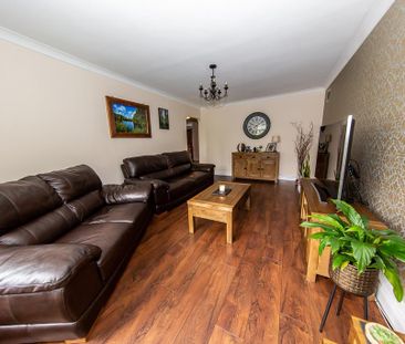 3 bedroom flat to rent - Photo 3