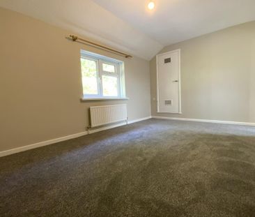 2 bedroom end of terrace house to rent - Photo 6
