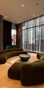 Condo moderne à louer – Vue exceptionnelle au cœur du centre-ville - Photo 3