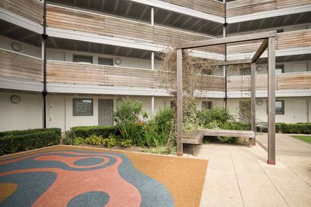 2 bedroom apartment - Photo 4