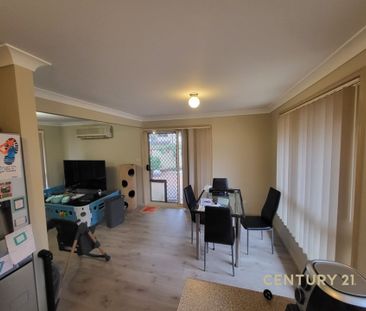 Low Maintenance 3 Bedroom Townhouse - Photo 3