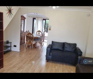 3 bedroom semi-detached house to rent - Photo 3